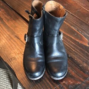 Black leather Frye bootie